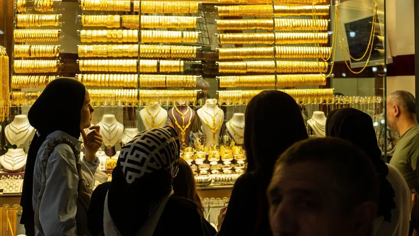 لماذا يعد الذهب الملاذ الآمن الأول.. وماذا يمكن أن يوقف صعوده؟