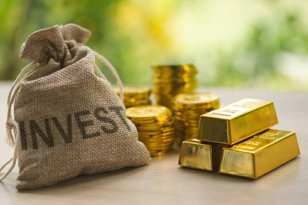 الذهب يستغل تعثر الدولار من إغلاق حكومة أميركا ويتسلق لأعلى قمة في تاريخه