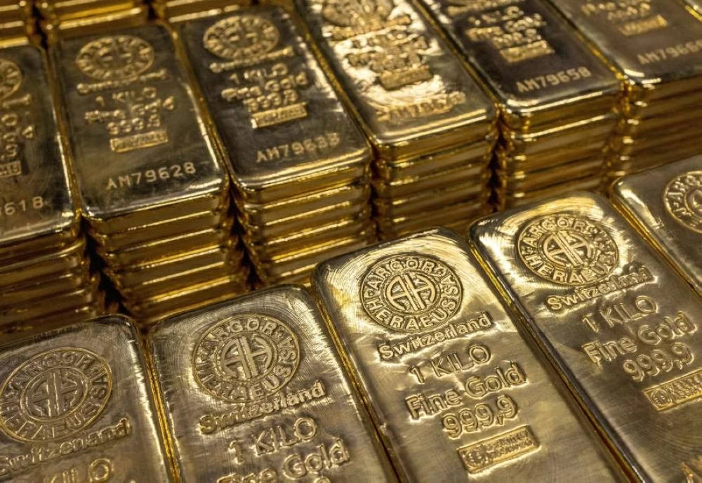 الذهب يتخطى مستوى 4300 دولار للأونصة ويتجه لأفضل أسبوع في 5 أعوام
