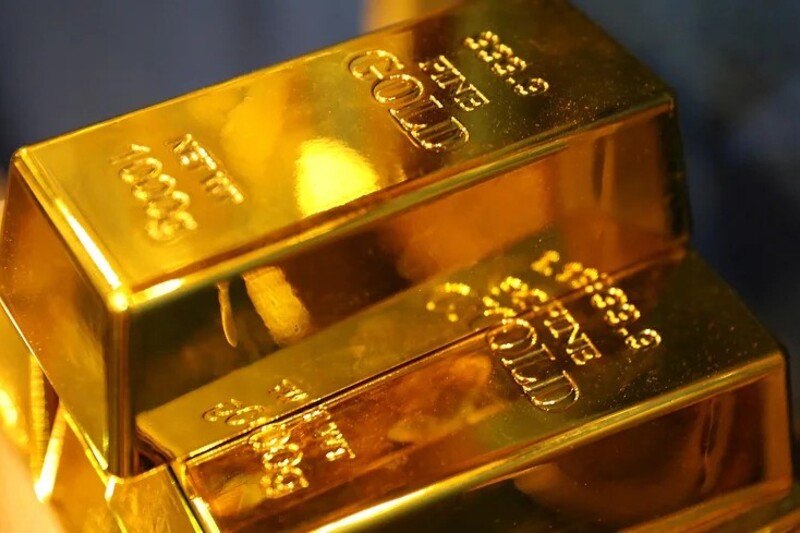 حرب شرسة بين الدببة والثيران في سوق الذهب.. هل تشتري أم تبيع اليوم؟