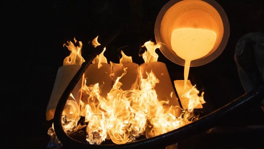 أسعار الذهب تواصل التراجع عن مستويات تاريخية مرتفعة في معاملات متقلبة