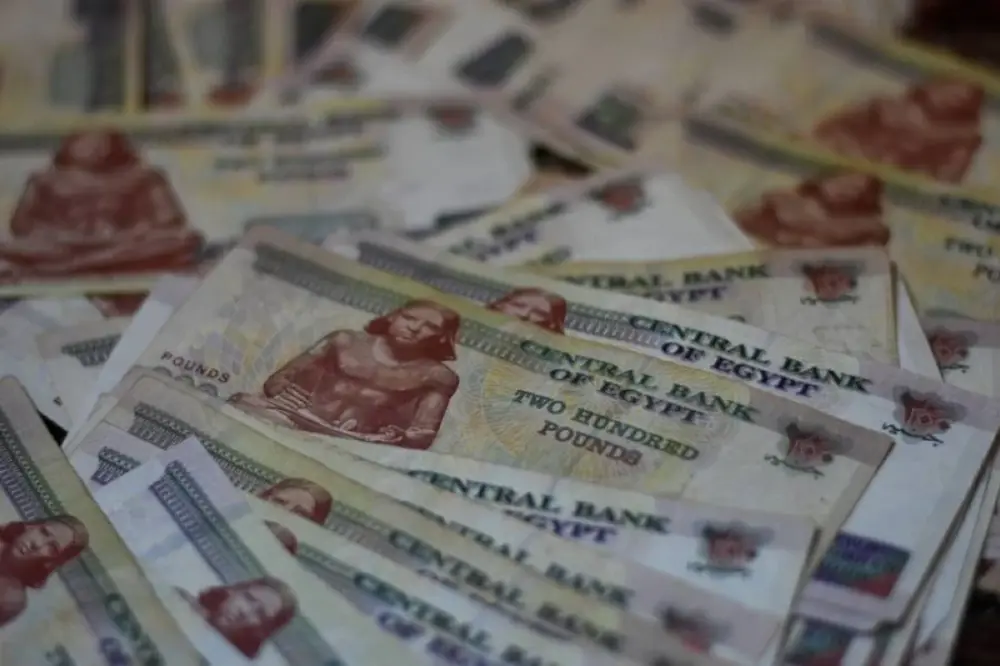 سعر الدولار مقابل الجنيه المصري اليوم الأربعاء 18 فبراير 2026.. الأخضر يصعد