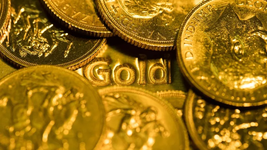 الذهب يتراجع مع تعويض ارتفاع الدولار أثر مخاطر الشرق الأوسط