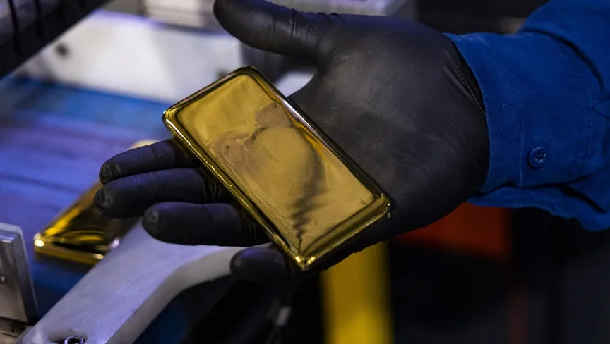 سعر الذهب يقلص خسائره وسط محاولات وقف إطلاق النار في حرب إيران