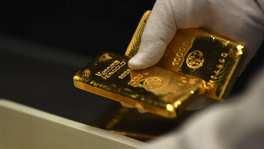 أسعار الذهب تصعد مع تراجع رهانات رفع الفائدة الأميركية
