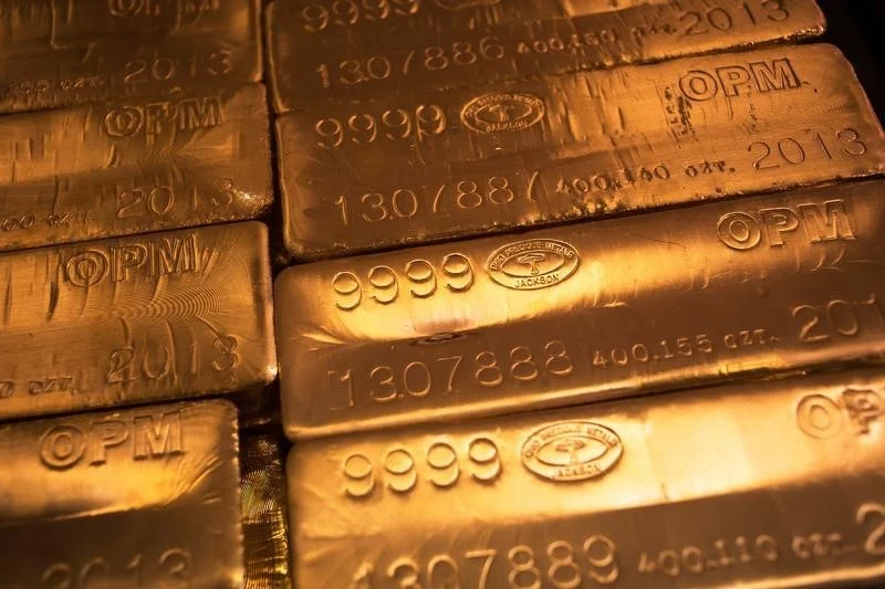 عاجل: الذهب يتحول إلى الخسائر.. هل هو تصحيح مؤقت أم بداية انعكاس؟