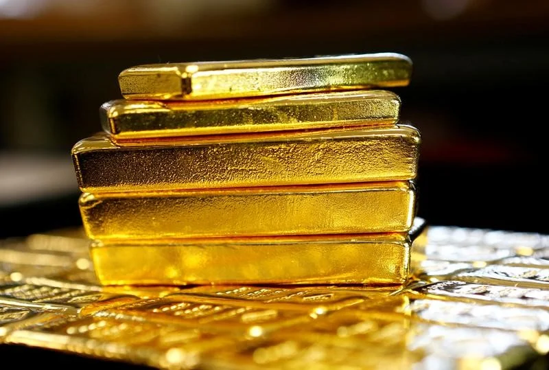 شركات تعدين الذهب ترتفع مع تعافي أسعار السبائك وتراجع الدولار
