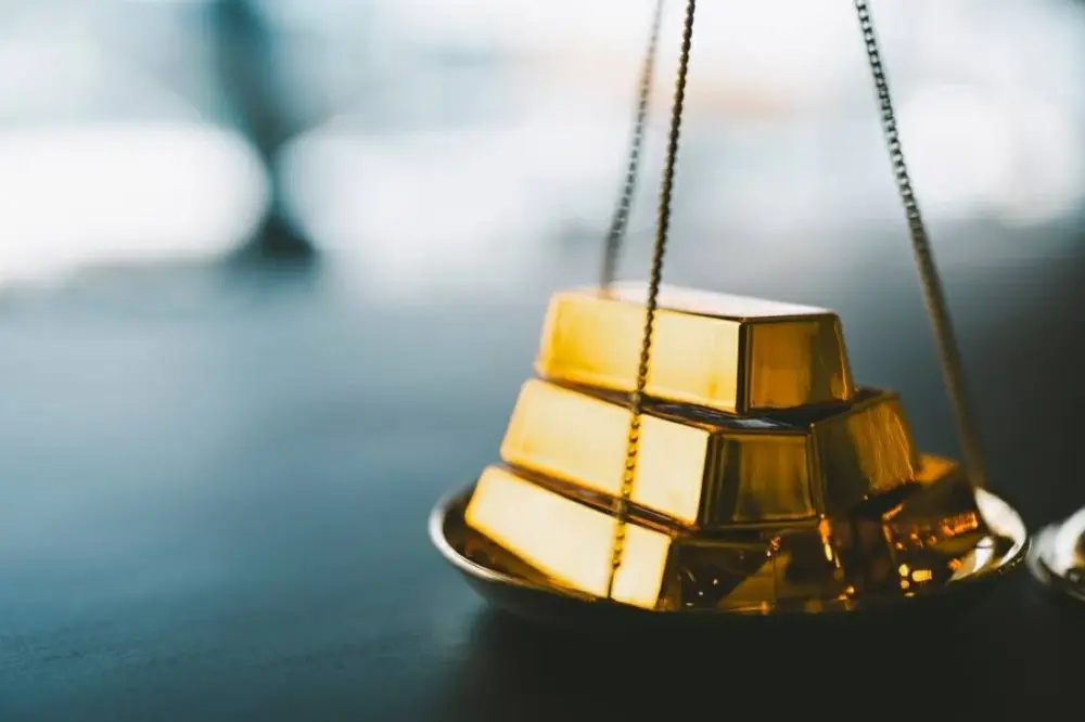هل يستعيد الذهب بريقه؟ الأنظار تتجه إلى مستوى 4,400 دولار