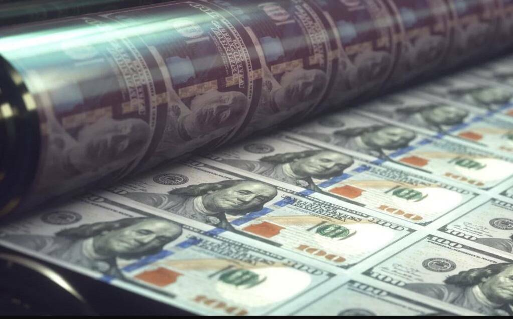 سعر الدولار مقابل الجنيه المصري في 11 بنكاً مع نهاية تعاملات الأحد