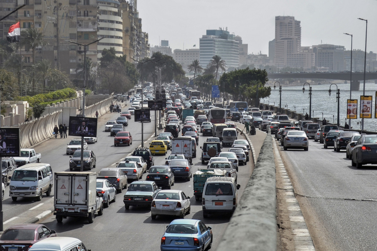 أزمة شح الدولار في مصر تطال مشاريع البنية التحتية